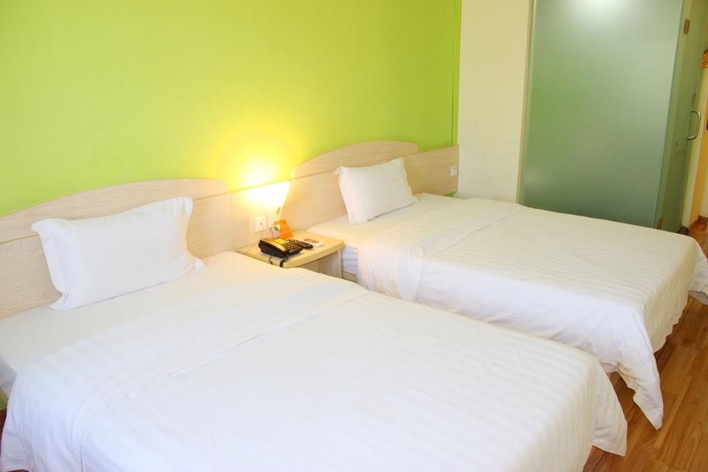 7Days Inn Chongqing Shapingba Pedestrian Street Екстер'єр фото